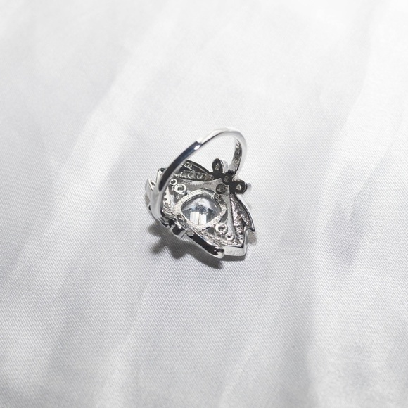 ✨Anthropologie Victoria Dragonflies Ring - Picture 6 of 8